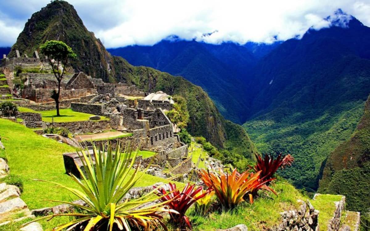 Machu-Picchu-Tour-Perú